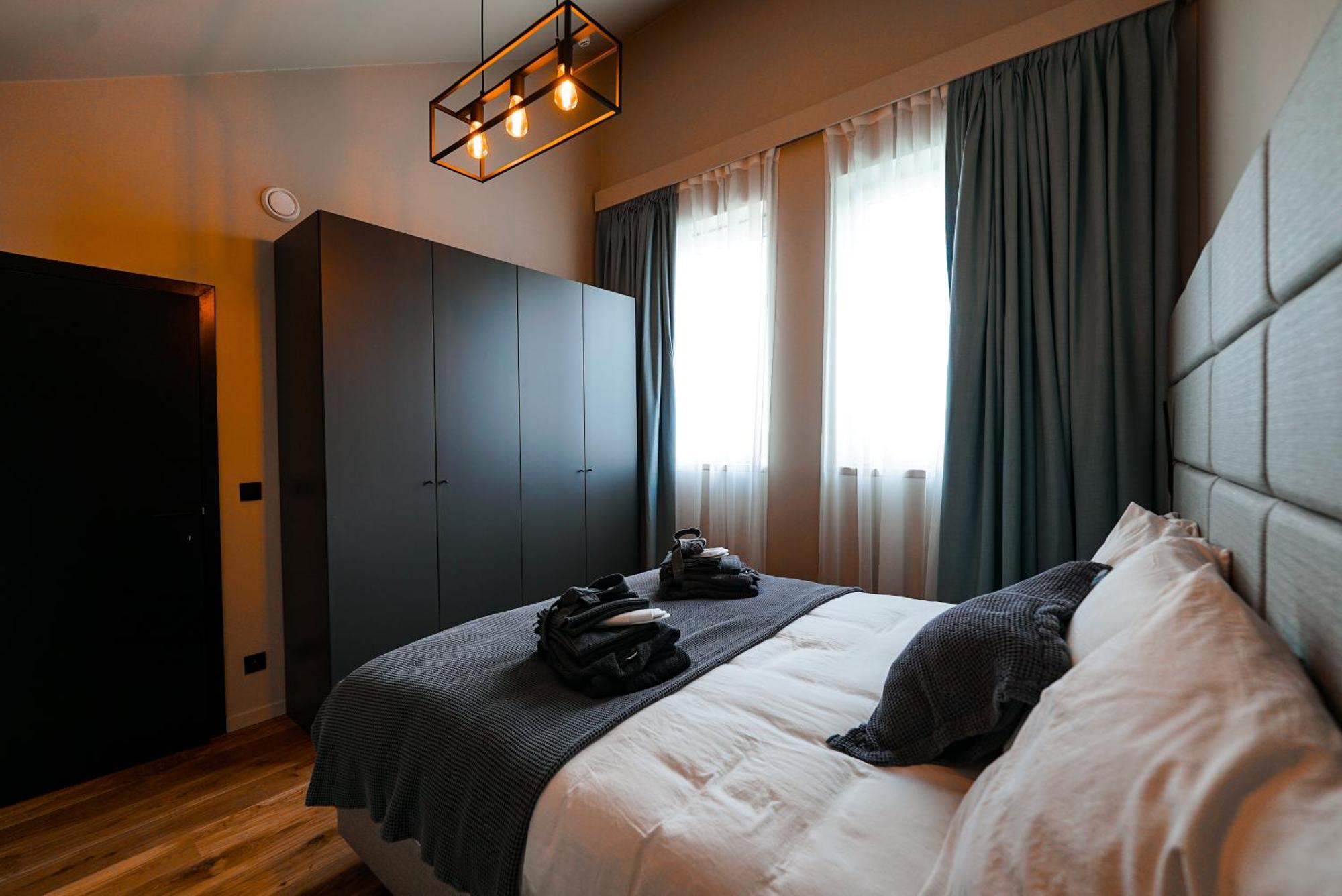 Hotel Mezza Notte 론세 외부 사진