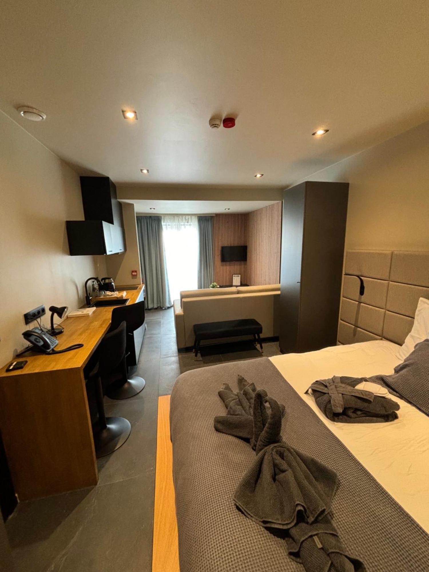 Hotel Mezza Notte 론세 외부 사진