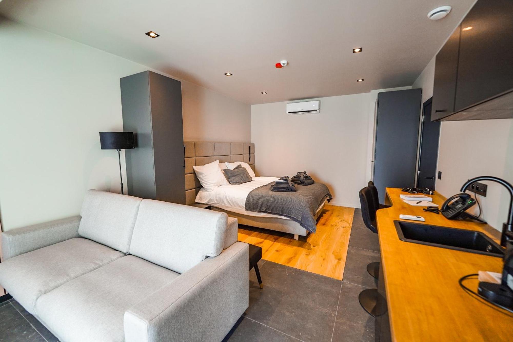 Hotel Mezza Notte 론세 외부 사진
