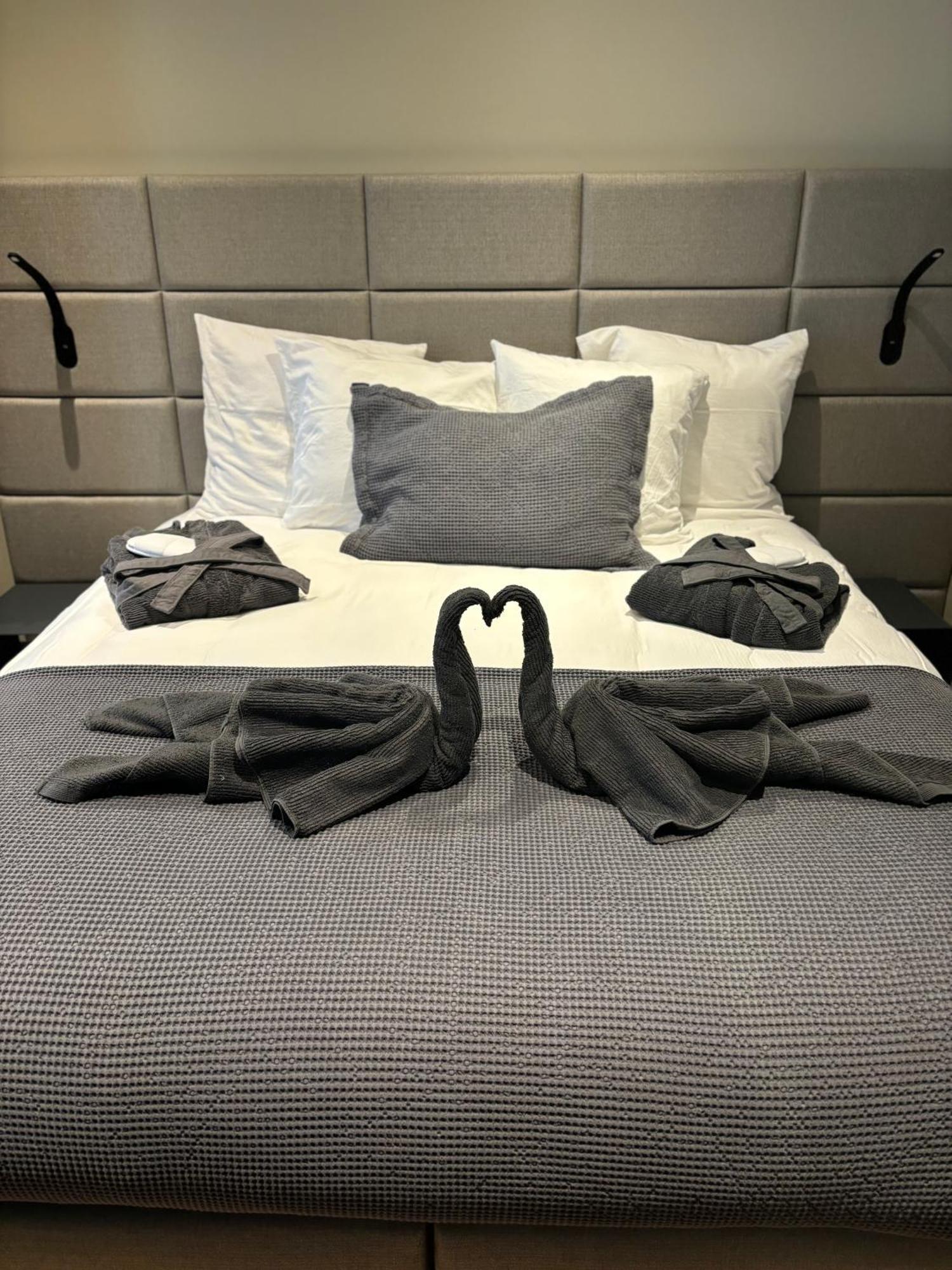 Hotel Mezza Notte 론세 외부 사진